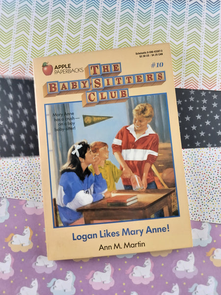 Vintage 1988 The Baby-Sitters Club "Logan Likes Mary Anne!" #10 Softcover, Like New
