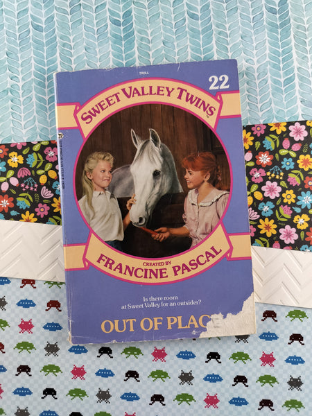 Vintage 1988 Sweet Valley Twins #22 "Out of Place" Softcover *Damaged*