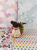 Vintage 1998 Enesco Mary's Moo Moos "I Picked a Sweet Friend" #371327 Figurine