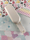Vintage 2004 Pyrex Accessories White Plastic Scoop Set/3 NOS