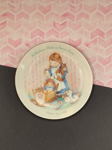 Vintage 1988 Avon Special Memories Mother's Day Collectible Plate, Like New