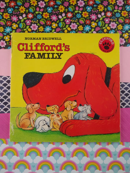 Vintage 1984 Norman Bridwell Clifford's Family Big Red Dog Softcover