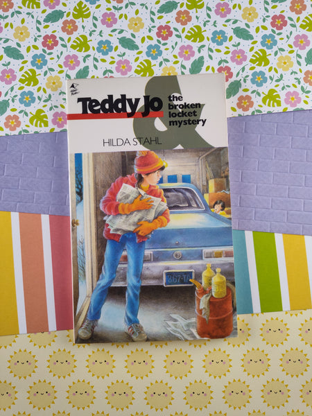 Vintage 1987 Teddy Jo & The Broken Locket Mystery by Hilda Stahl, Paperback Softcover