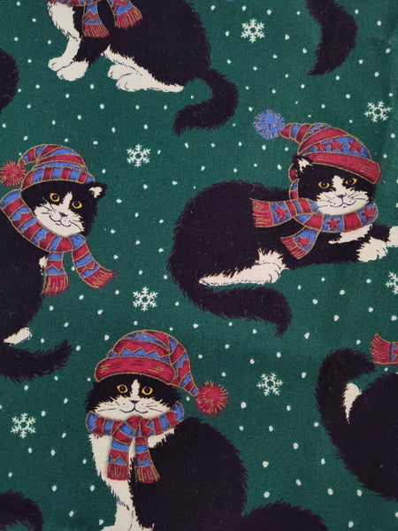 Vintage Christmas Black Cat Winter Hat Scarf Fabric Remnant, 1 yd x 44", Nice / Clean