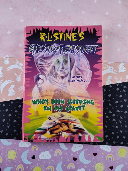 Vintage 1995 1st Printing R.L. Stine's Ghosts of Fear Street #2, Who's Been Sleeping in My Grave?