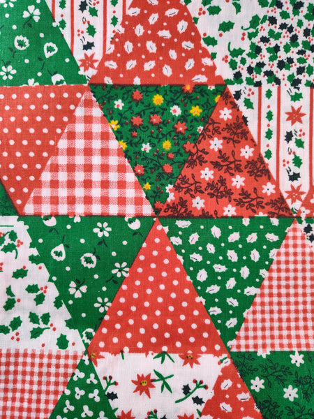 Vintage Christmas Festive Holly Floral Fabric Remnant, 6 yd x 45", Nice / Clean