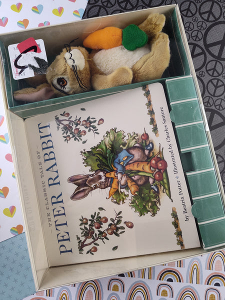 The Classic Tale of Peter Rabbit Gift Set, NIB New