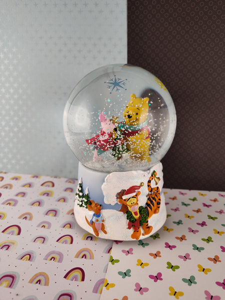 Disney's Winnie the Pooh Enesco Musical Snow Globe "Jingle Bells" Christmas