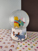 Disney's Winnie the Pooh Enesco Musical Snow Globe "Jingle Bells" Christmas