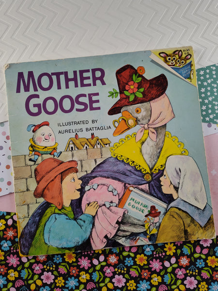 Vintage 1973 Mother Goose Please Read to Me Book, Softcover