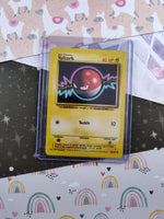 Vintage Common - Voltorb Base Set Non-Holo Pokemon Card 67/102 - NM