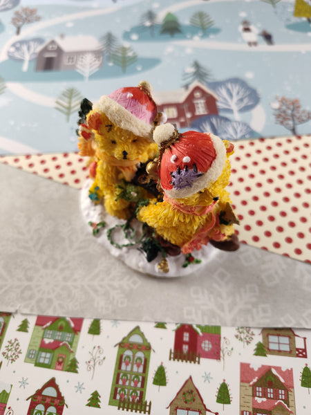 Vintage Christmas Spains, Inc. Wintery Teddy Bears Figurine, Nice & Clean