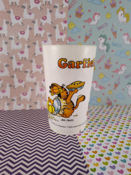 Vintage 1978 Garfield the Cat & Odie Pie Ice Cream Plastic/Melamine Tumbler, Excellent Shape