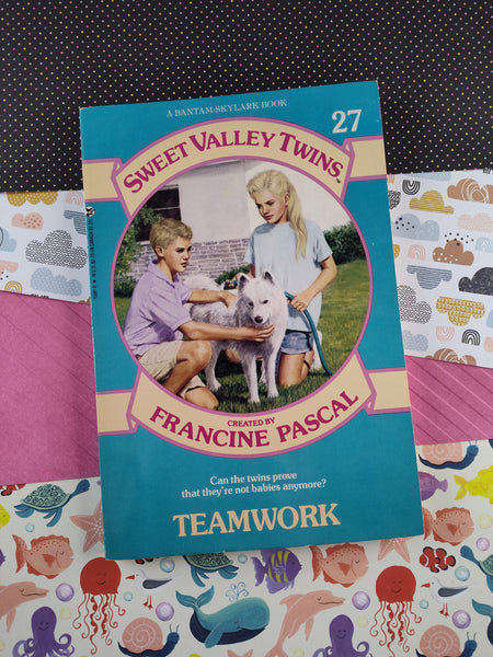 Vintage 1989 Sweet Valley Twins #27 "Teamwork" Softcover, Like New