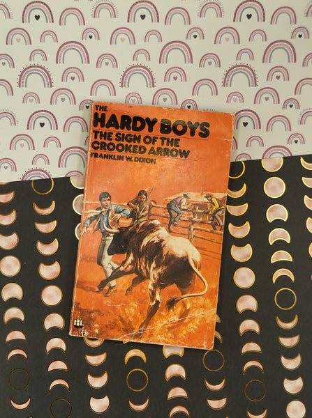Vintage 1972 The Hardy Boys: The Sign of the Crooked Arrow Softcover