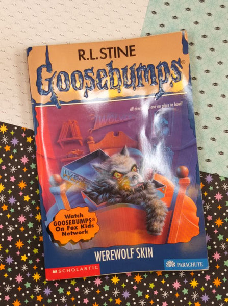 Vintage 1997 Parachute Press R.L. Stine Goosebumps #60 Werewolf Skin Softcover *With Mask*