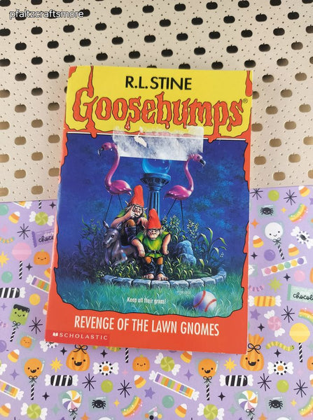 Vintage 1990's R.L. Stine Goosebumps #34, Revenge of the Lawn Gnomes Softcover