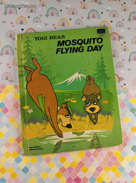Rare HTF Vintage 1976 Wonder Book: Yogi Bear Mosquito Flying Day Hardcover