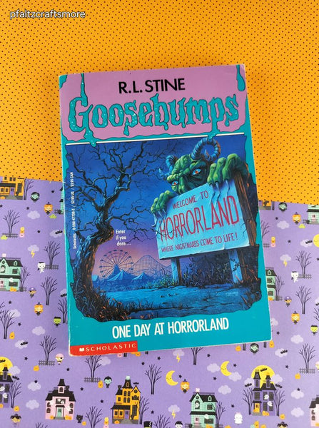 Vintage 1990's R.L. Stine Goosebumps #16, One Day at Horrorland Softcover