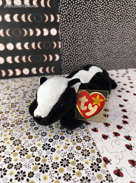 Vintage TY Beanie Baby - Stinky, Skunk - February 13, 1995 LIKE NEW