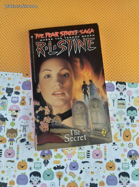 Vintage 1993 Fear Street Saga #2: The Secret by R.L. Stine Softcover