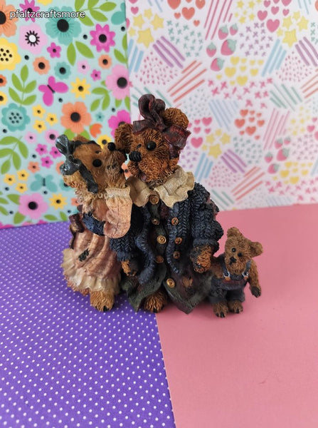 Vintage 1997 Boyds Bears & Friends "Louella and Hedda...the Secret" Figurine