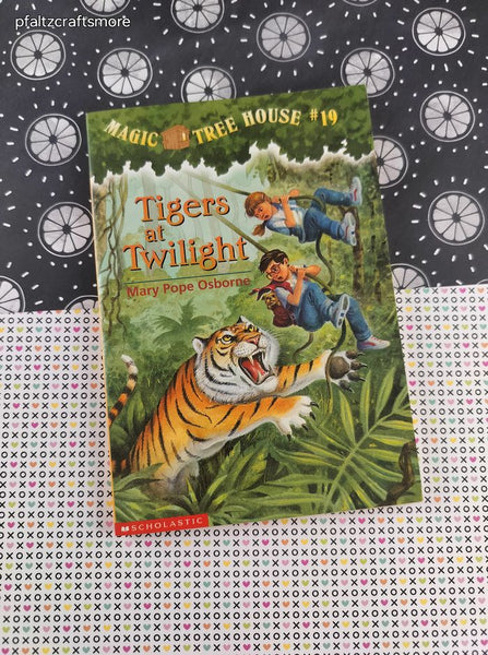 Vintage 1990's Magic Tree House #19 Tigers at Twilight Softcover