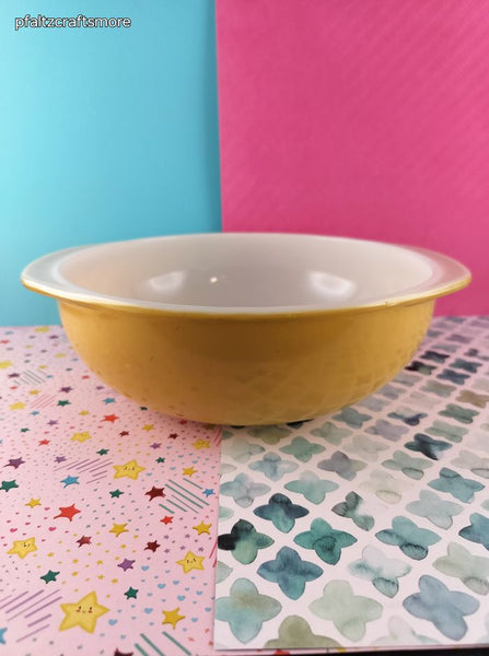 Vintage Pyrex 024 2 qt Round Brown Mustard Yellow Casserole Dish