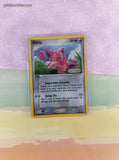 Vintage Common - Skitty ex Legend Maker Holographic w/Swirl Pokemon Card 64/92 - LP