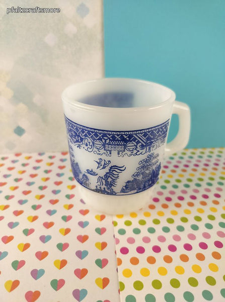 Vintage Anchor Hocking Blue Willow Milk Glass Coffee Mug