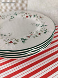 Vintage Pfaltzgraff Winterberry Christmas Holiday Salad Plates Set/4, Nice & Clean
