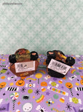 Vintage Thanksgiving Autumn Harvest Pilgrims Set/2 Miniature Figurines, Like New