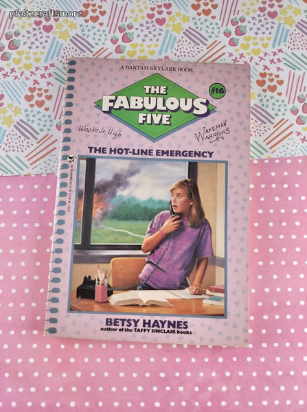 Vintage 1990 1st Printing The Fabulous Five: The Hot-Line Emergency Softcover