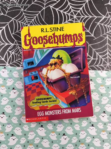 Vintage 1996 1st Printing R.L. Stine Goosebumps #42, Egg Monsters From Mars Softcover, Like New *With Trading Cards/Bookmark*