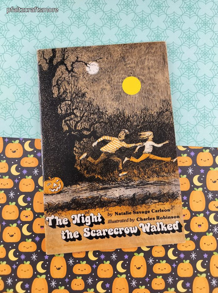Vintage 1979 The Night the Scarecrow Walked Weekly Reader Books Softcover