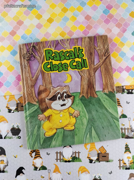 Vintage 1985 Critter County Rascal's Close Call Miniature Hardcover