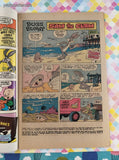 Vintage Looney Tunes December 1975 #5 Whitman Comic, GD - VG w/Bag & Board