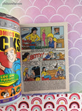 Vintage Archie's Betty & Veronica Digest #106 September 1999 Softcover, Like New