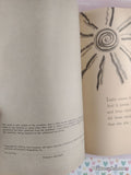 Vintage 1973 4th Printing The Wonderful Looking-Through Glass TW1759 Scholastic Softcover, Like New *w/Magnifying Glass*