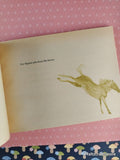 Vintage 1973 2nd Printing Questions and Answers About Horses TW2221 Scholastic Softcover
