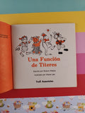 Vintage 1981 (Spanish) Una Funcion de Titeres First-Start Easy Reader Miniature Softcover, Like New